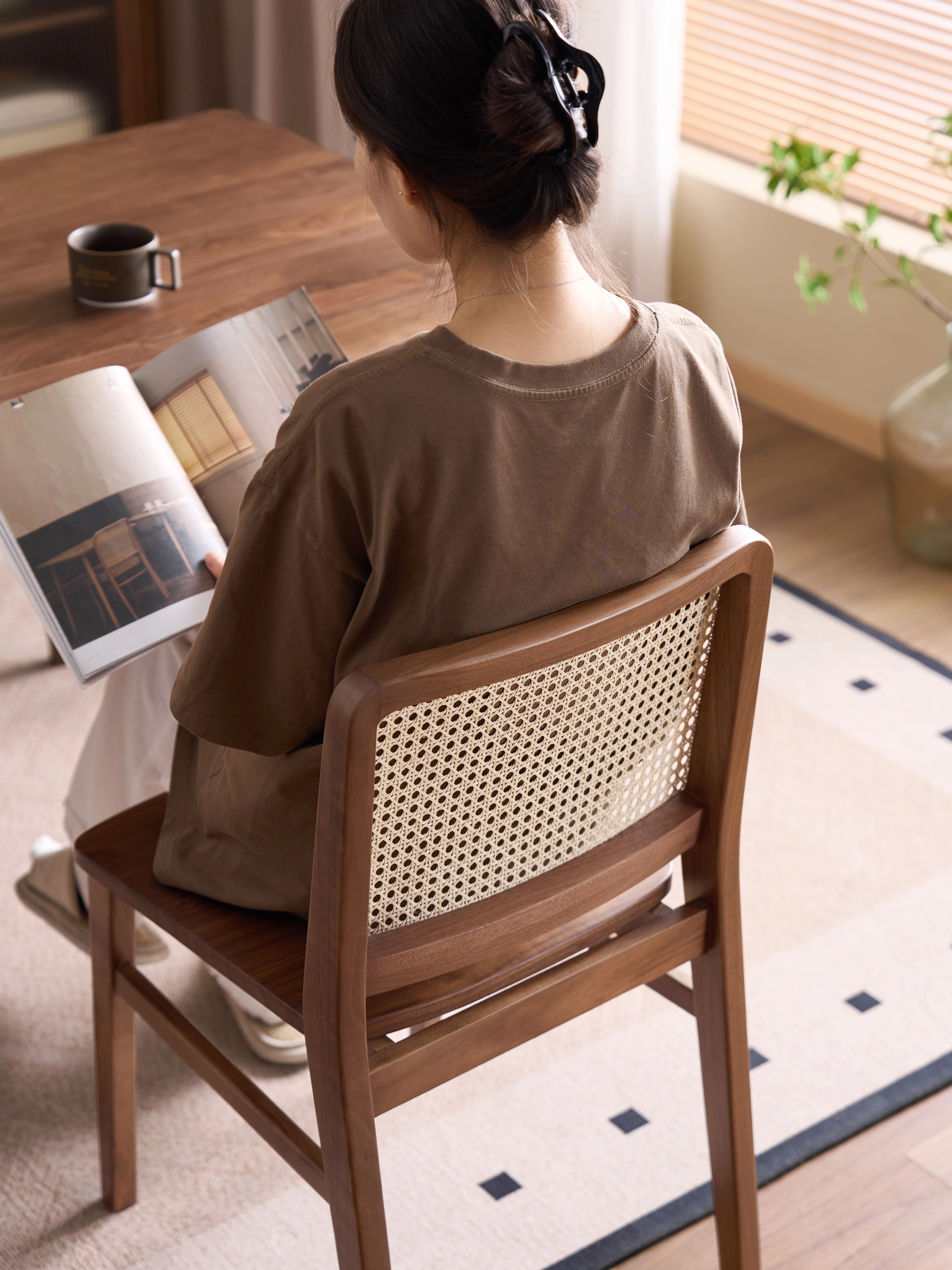 Walnich Classic Wicker Dining Chair — view 2